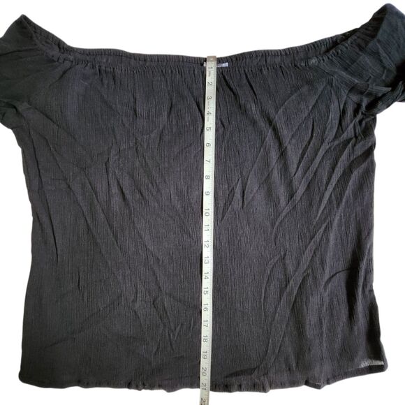 EARTHBOUND TRADING Co. Black Textured Off The Shoulder Bell Sleeve Top sz M - Picture 10 of 11